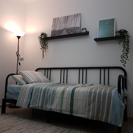 Private Bed/Bathroom In Нетанья Екстер'єр фото