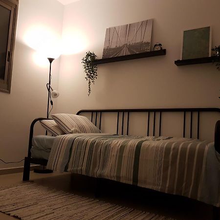 Private Bed/Bathroom In Нетанья Екстер'єр фото