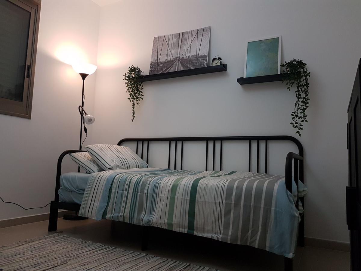 Private Bed/Bathroom In Нетанья Екстер'єр фото