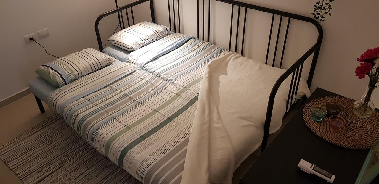 Private Bed/Bathroom In Нетанья Екстер'єр фото
